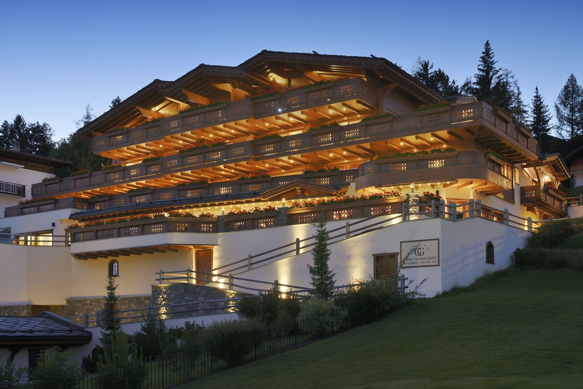 Guarda Golf Hotel & Residences Crans-Montana Exterior foto